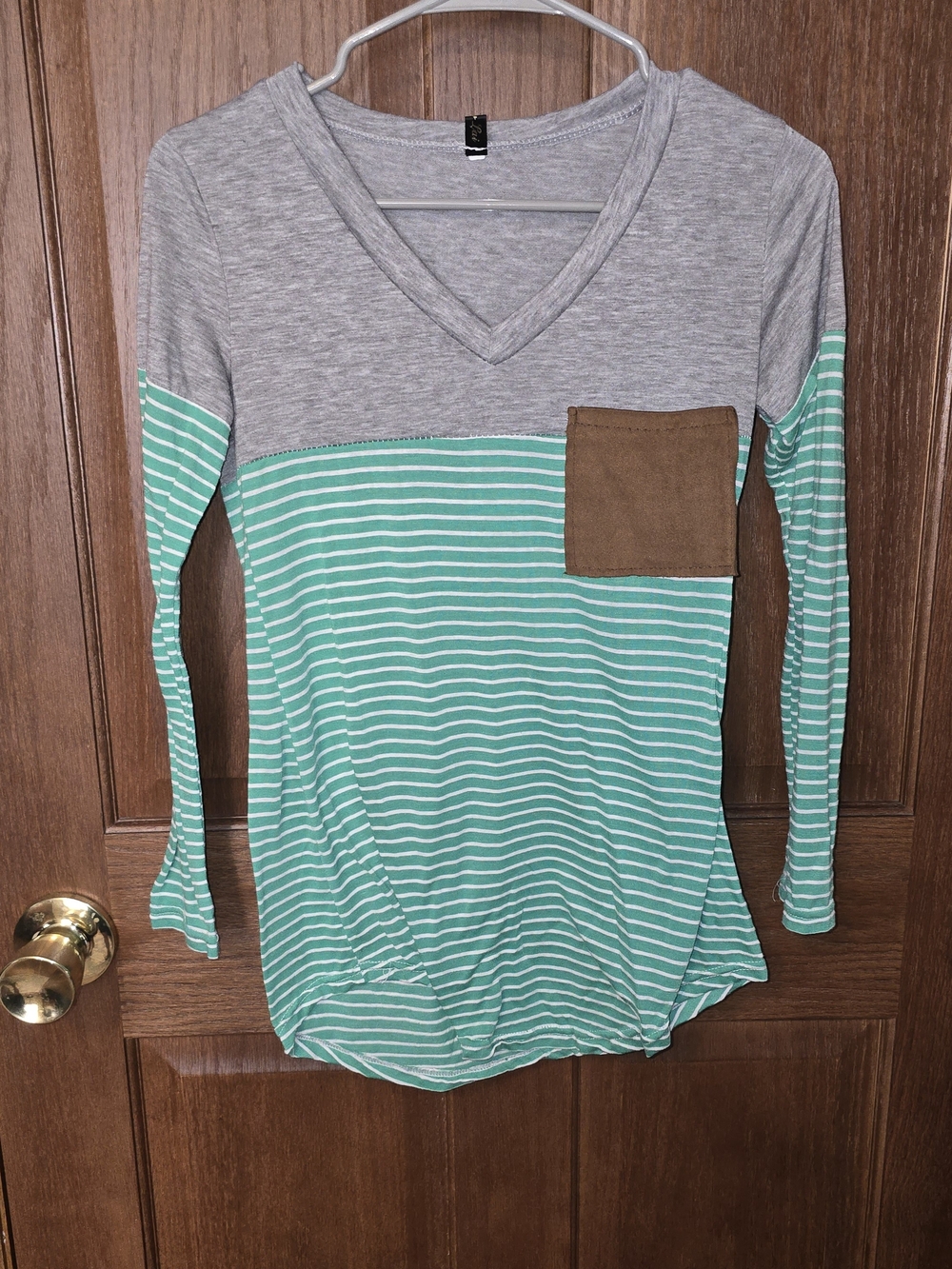 🌿 Color Block Striped Long Sleeve Top Gray Mint Green Brown Pocket Small